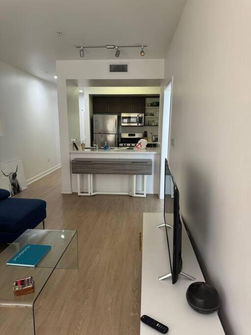 The Carlton- Modern-Luxury 2 Master Suites In Hrt Of Sm Steps To Ocean Ave Los Ángeles Exterior foto