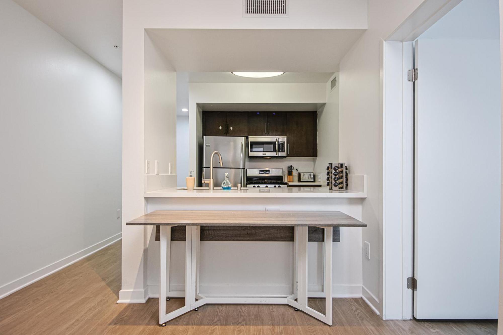 The Carlton- Modern-Luxury 2 Master Suites In Hrt Of Sm Steps To Ocean Ave Los Ángeles Exterior foto